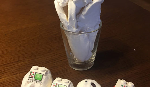 紙粘土で遊びました。